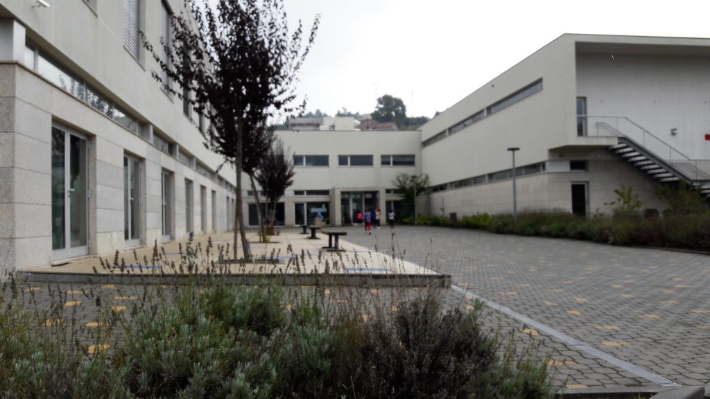 Acessibilidade para visitar a Escola da Ponte, em Portugal